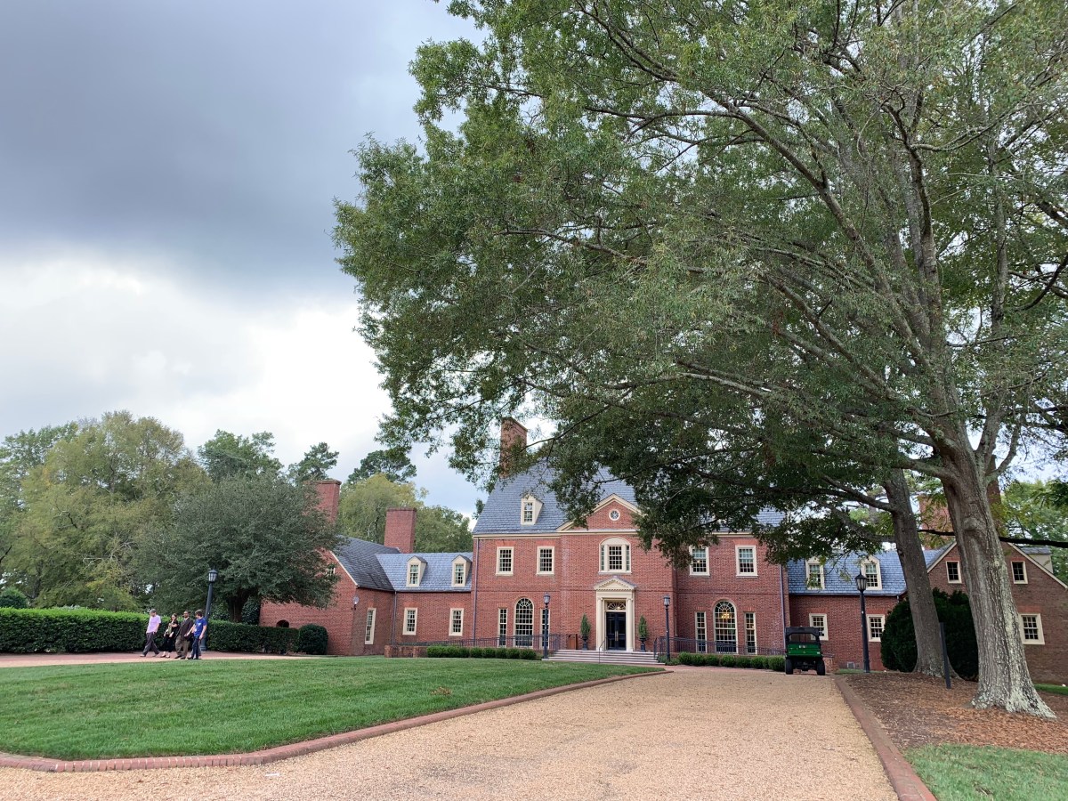 Photos of the Dubose house and the group having lunch
